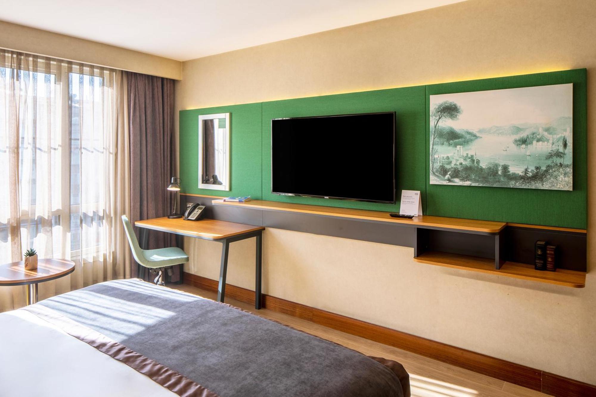 Holiday Inn Sisli By Ihg Istanbul Exterior photo