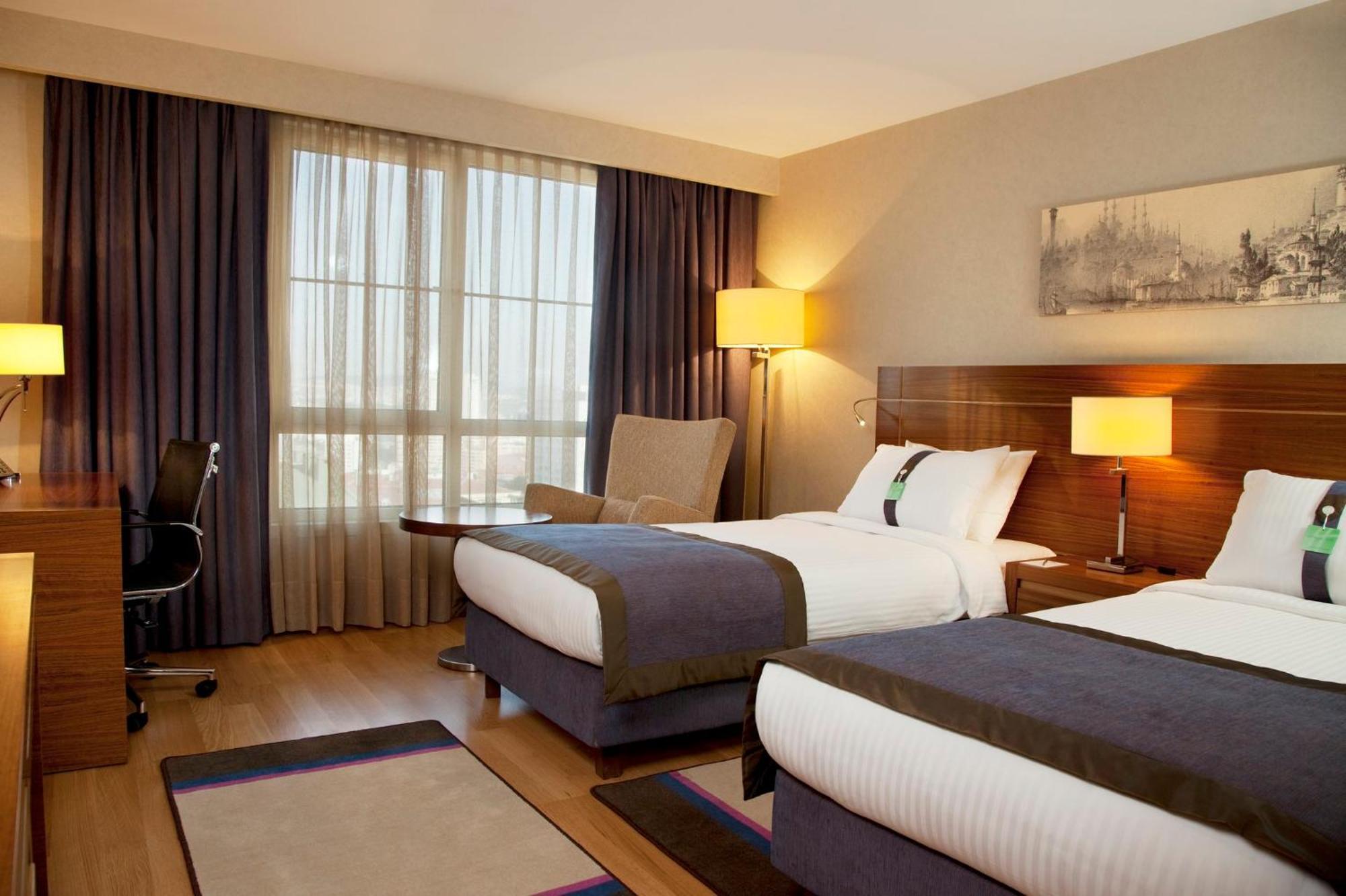 Holiday Inn Sisli By Ihg Istanbul Exterior photo