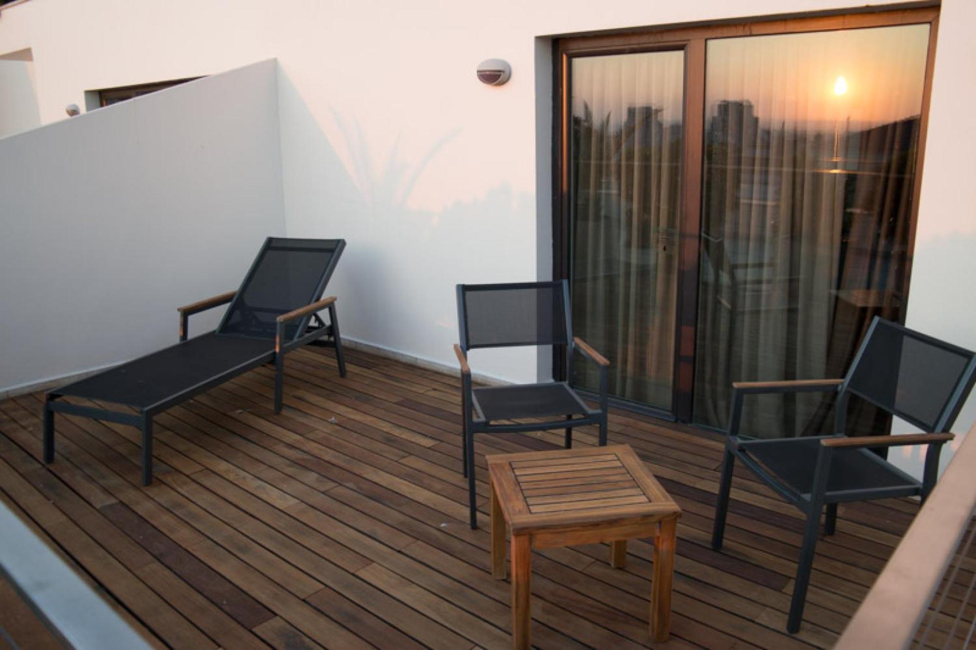 Holiday Inn Sisli By Ihg Istanbul Exterior photo